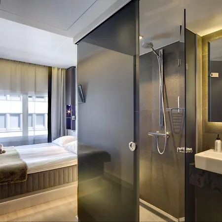 Jugend 4* هلسنكي